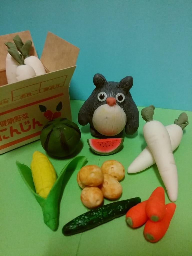 Aneki となりのトトロ観てたら トトロ制作したくなって W トトロ体長 スイカ きゅうり 大根 ジャガイモ 人参 トウモロコシ 紙粘土で制作 艸 紙粘土 となりのトトロ めいちゃんトウモロコシ スタジオジブリ Aneki となりのトトロ観てたら トトロ制作したくなって W トトロ体長 スイカ きゅうり 大根 ジャガイモ 人参 トウモロコシ 紙粘土で制作 艸 紙粘土 となりのトトロ めいちゃんトウモロコシ スタジオジブリ