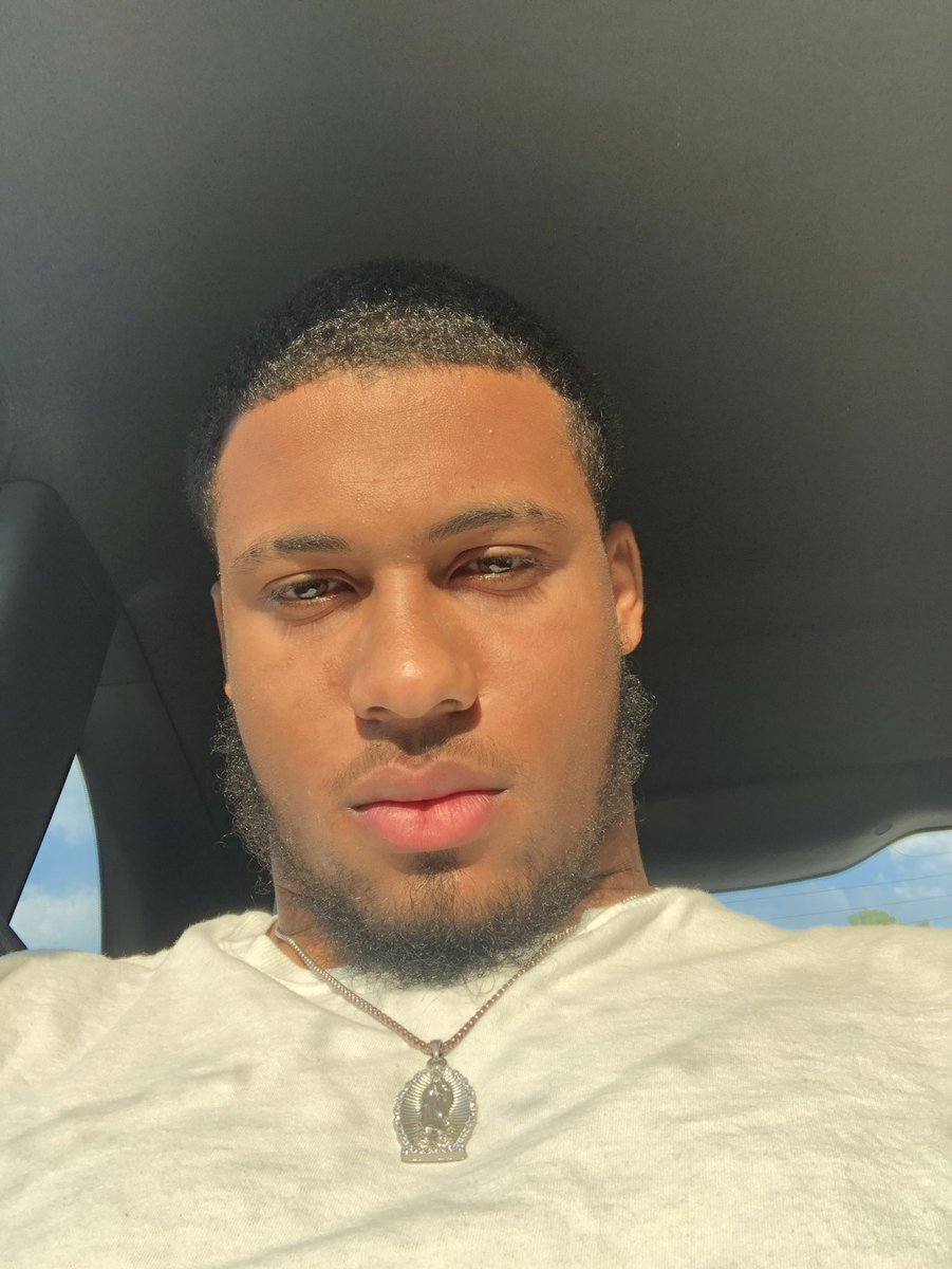 ITzzDaO's tweet photo. “That boy a grown man he ain’t no baby” https://t.co/OQqrUqyHnY