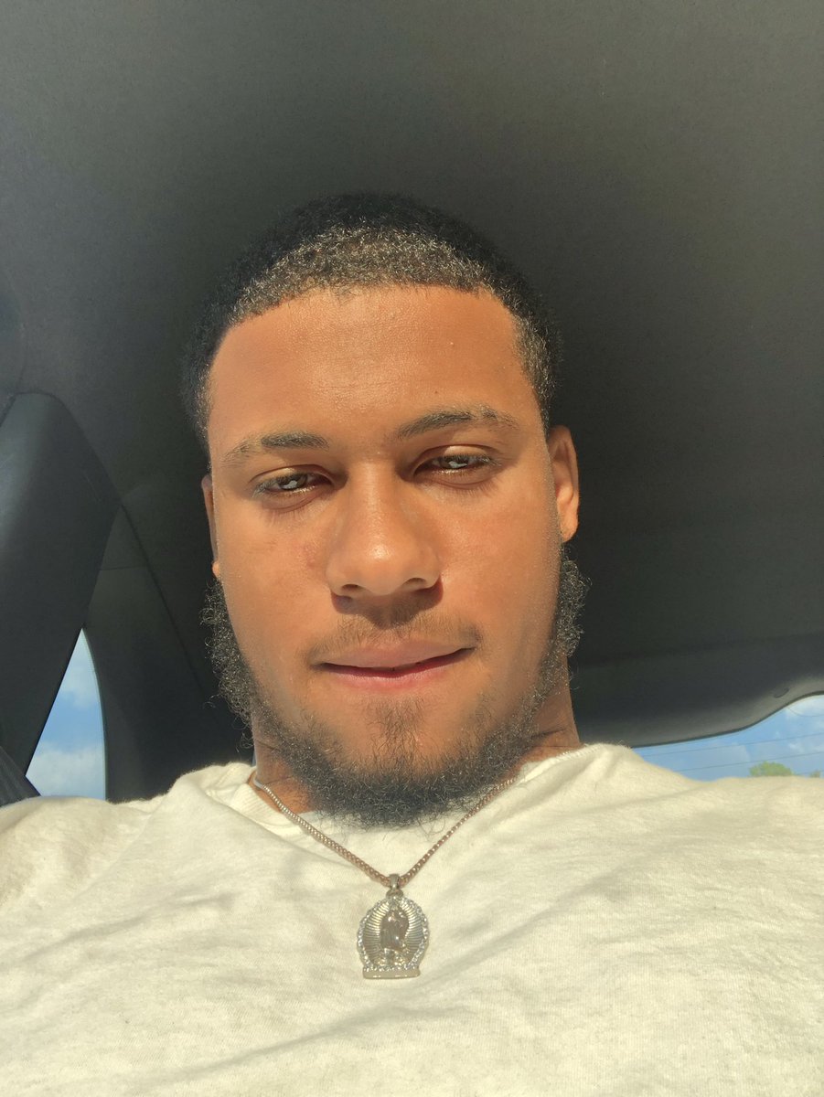 ITzzDaO's tweet photo. “That boy a grown man he ain’t no baby” https://t.co/OQqrUqyHnY