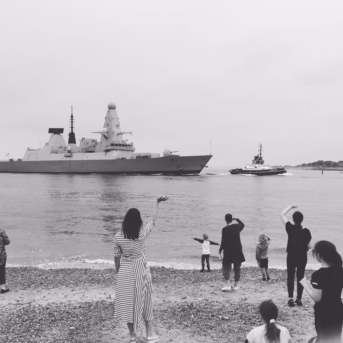 Weekleythoughts's tweet image. The Gang at hot walls Old Portsmouth. Waving home Daddy, husband and friend !! #hmsdefender #royalnavy We’ve missed you x
