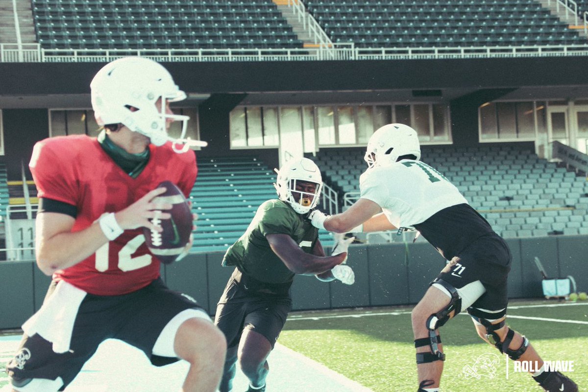 CurDogFootball's tweet photo. #CollegeCurDogs @cameron_dartez @GreenWaveFB @curdog_recruits https://t.co/o4MYboKb0f