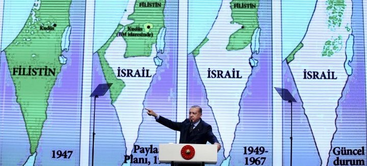 DrKomal26's tweet photo. How much land Palestine lost from 1947 to 2020 still #DearArabs support #Israel. Shame on UAE 💔
#الامارات
#UAEStabsMuslims https://t.co/6KIqCGNYpj