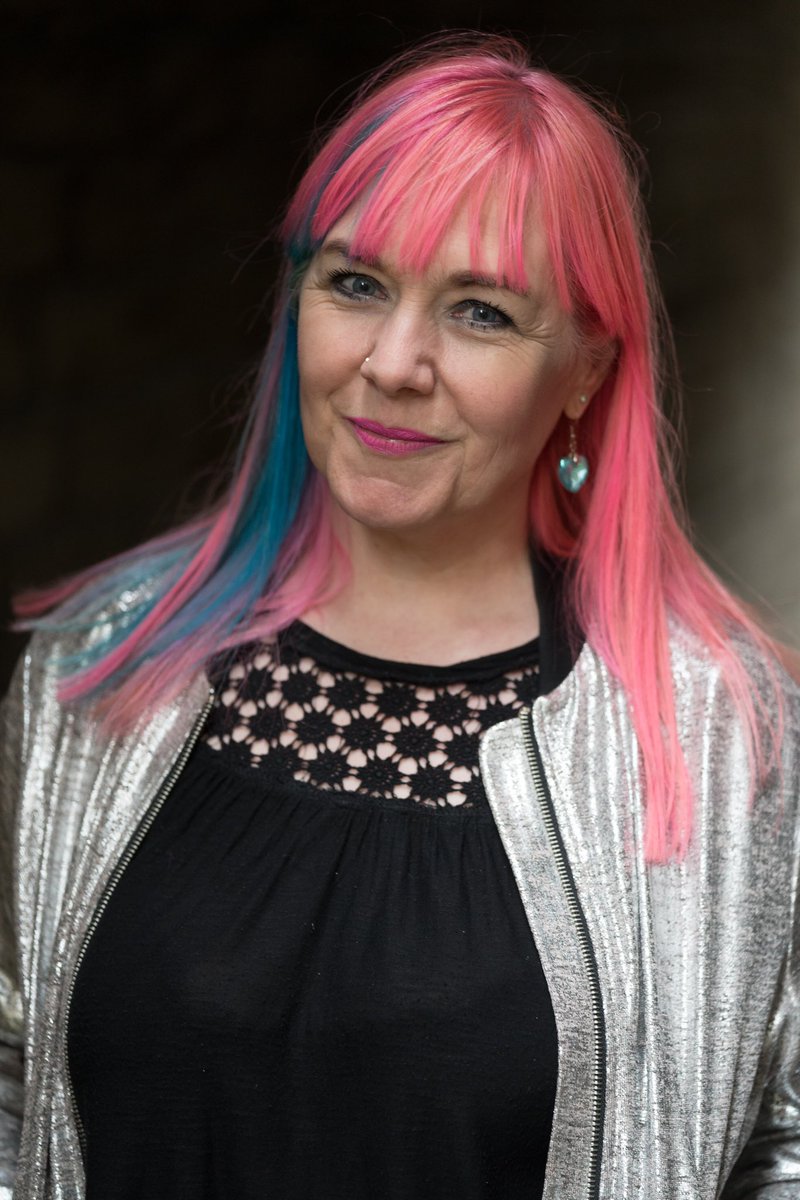 TVRadioPeg's tweet photo. Some new photos by the very brilliant @CraigSugden
Proper #Yorkshire, #Thornton . Wearing #2ndhandclothes as always
#tvpresenter #broadcaster #charityshopchic #presenter #chatshowhost #journo #reporter #liveTV #features #liveevents #igetpeopletotalk #interviewer https://t.co/5f9HvphX9S