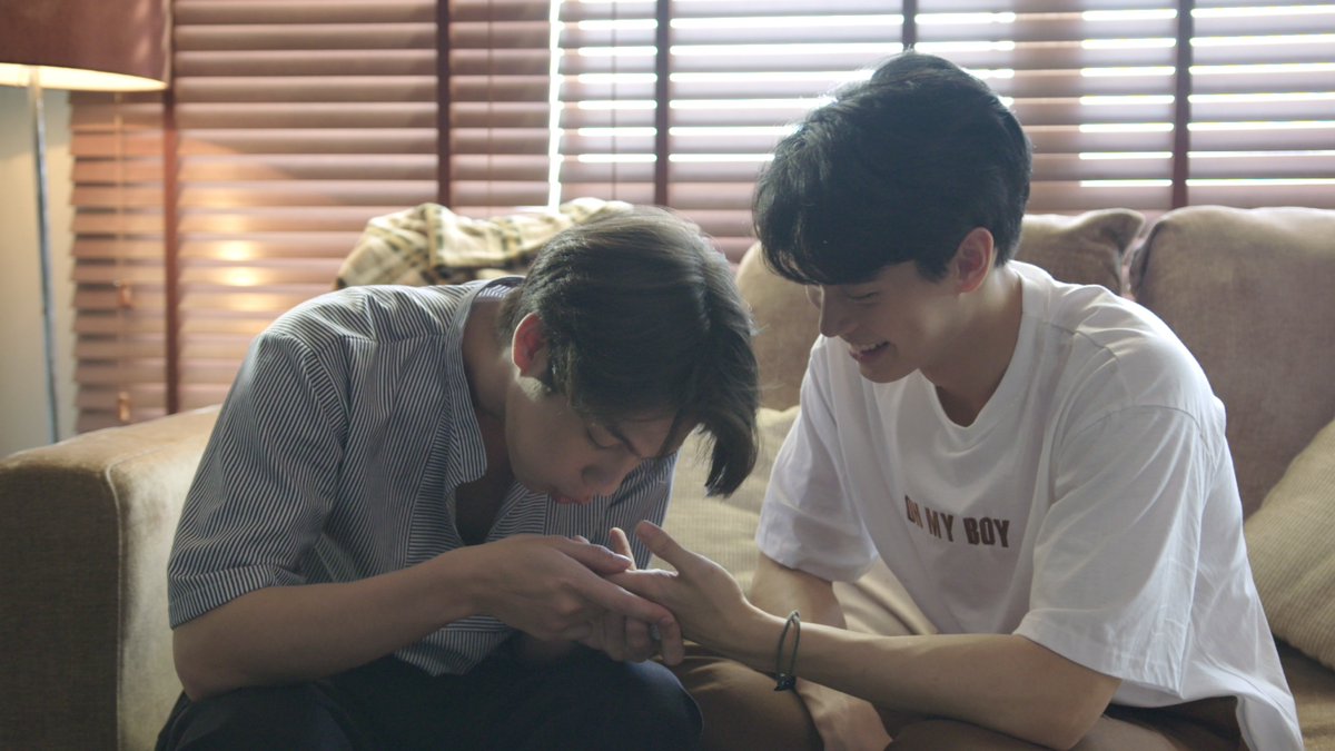 GMMTV's tweet photo. ขอแค่มีเธอเท่านั้น เท่านั้นพอ...

#ยังคั่นกูEP1 #Still2gether
#GMMTV #GMM25 @bbrightvc @winmetawin https://t.co/XbgfddvzpS