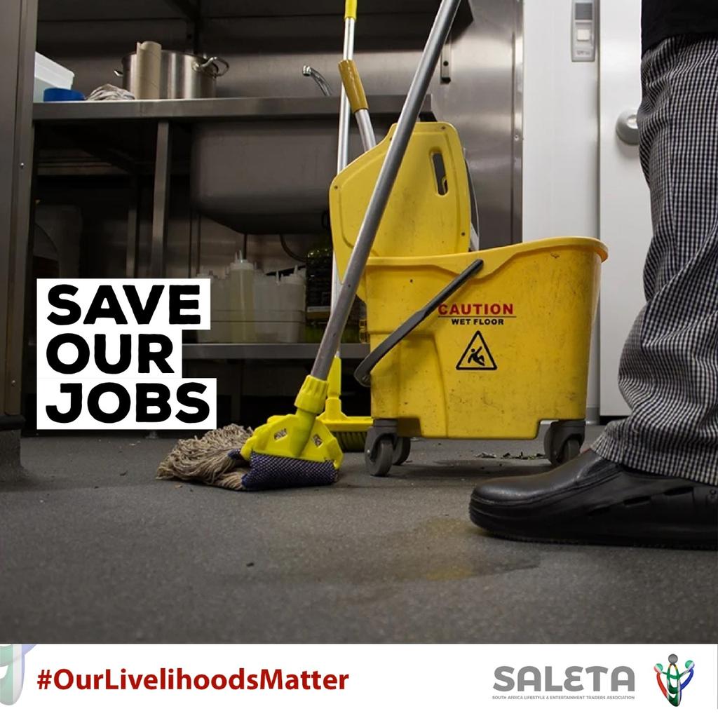 MthiHD's tweet photo. We are #brokeSA because of you people @CyrilRamaphosa @PresidencyZA @GovernmentZA @NathiMthethwaSA @JacksonMthembu_ @DlaminiZuma π‘π π€¬ #OurLivelihoodsMatter #OpenEntertainment #unemployedGraduates #VoestsekANC #malema #Day141ofLockdown open the country before we open it for you! https://t.co/3cTP8Wvlp4