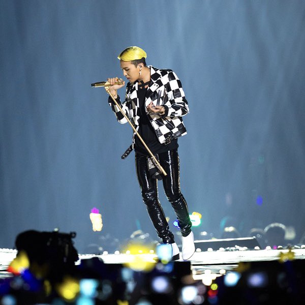 G-Dragon is also the first solo artist to win MAMA Artist Of The Year award in 2013, and still holds the record.