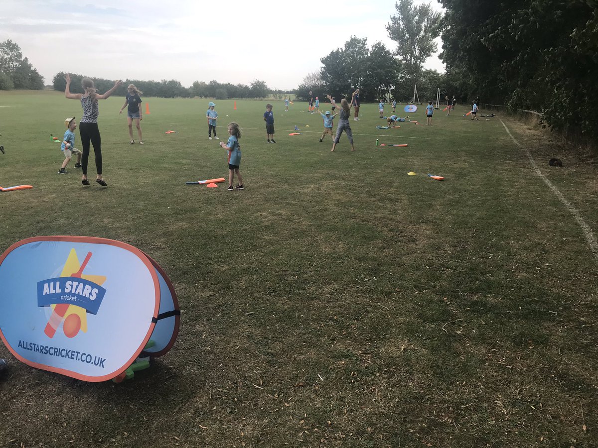 leicscricketfdn's tweet photo. ⭐️ All STARS CRICKET ⭐️ 

Tonight we are @WymeswoldCC for week 7 of their @allstarscricket programme 

Great to see kids having fun and practising new skills with socially distanced activities 🏏

Thank you Wymeswold CC for having us down 👏👏 

#BigMoments #FunWithFriends https://t.co/rLBh2gtn8R