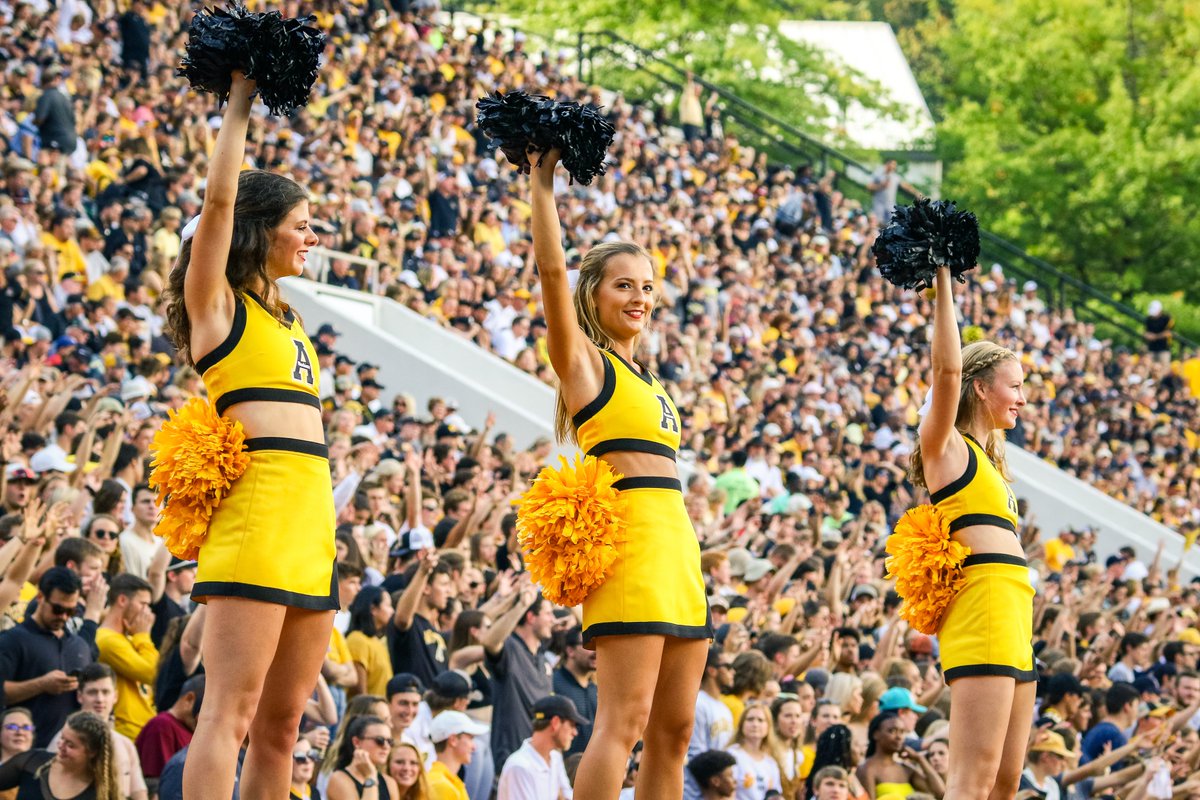 appstatesports's tweet photo. Happy #AppFanFriday! Reply to this tweet and let us know your favorite @appstate tradition π€π https://t.co/uXAK286YU5