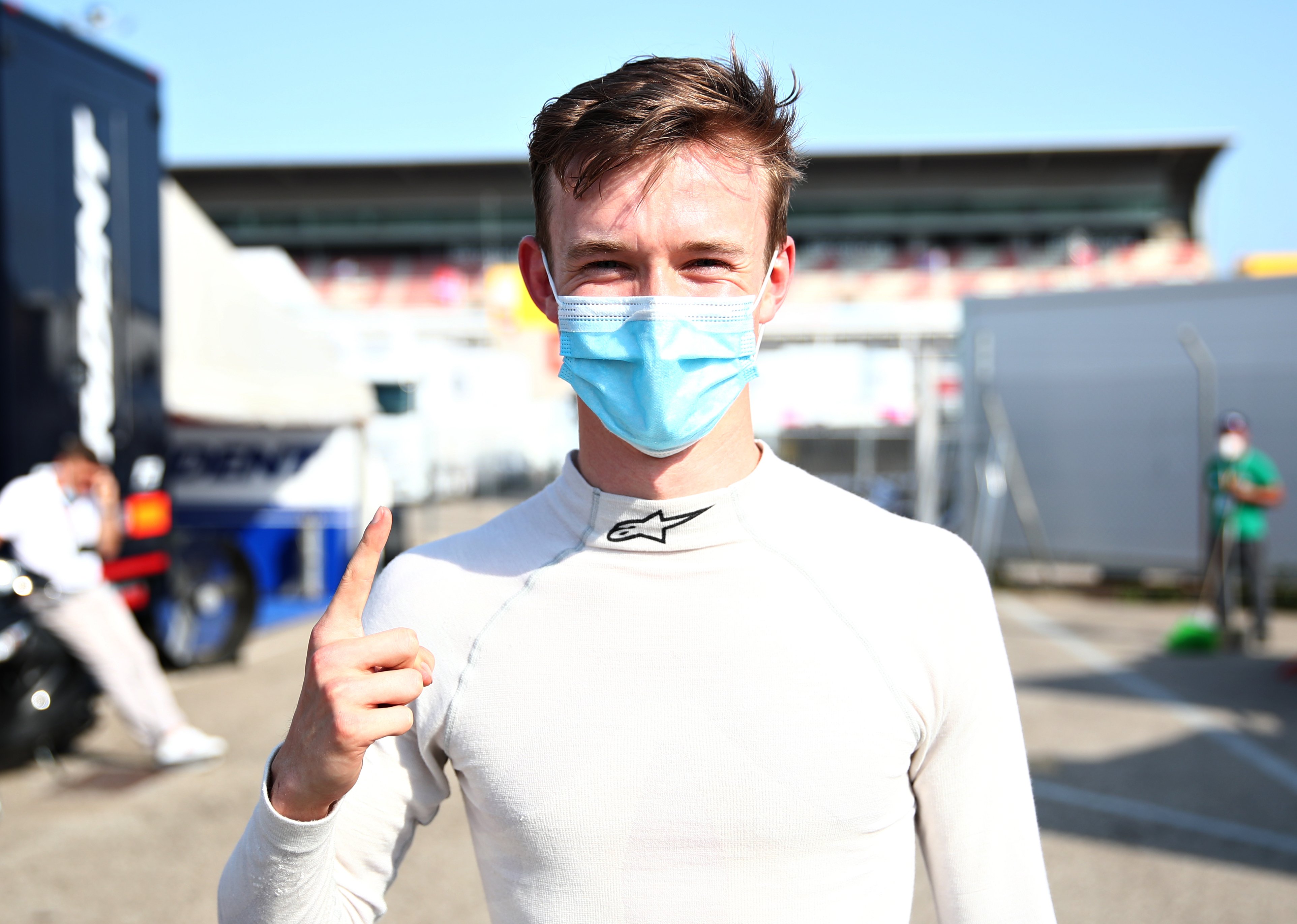 Callum Ilott idei harmadik pole pozíciójával tovább növelte előnyét a bajnokságban