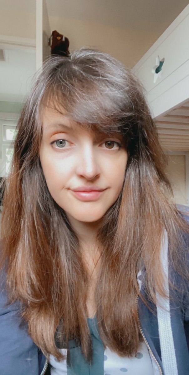 minimcgurks's tweet photo. I need a haircut yet again... lockdown did weird things to my hair 🤦🏼‍♀️ #Covid_19 #FridayFeeling #FridayVibes https://t.co/IVm6y6EhIv