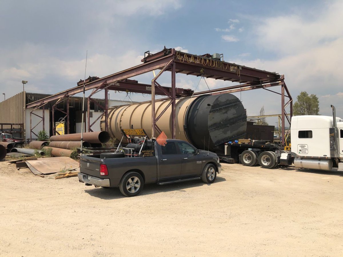 Longero_Inc's tweet photo. Combustor heading to Texas. 15' diameter, over 55' long, and over 35,000#. Over width, over length and with pilot cars. Big project for us. Nice work Longero team! #steelfabrication #welding #platerolling #longero #colorado #denver #oilfield #oilandgas https://t.co/kgcFaxFBxj