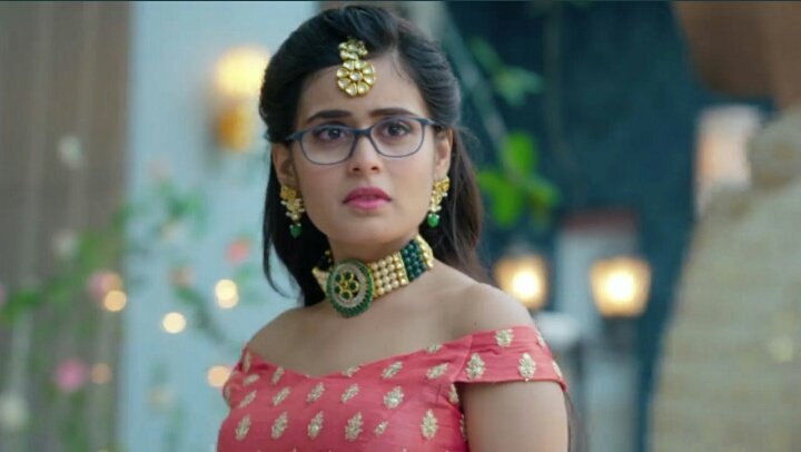 Nd The girl who never hesitate to break her own Rishta When She found that this rishta is not right for her nd take a stand for her self respect...The best confrontion ever,, Mishti Agarwal The Strong Woman #RheaSharma  #RheaAsMishti  #YRHPKHits300 #YehRishteyHainPyaarKe