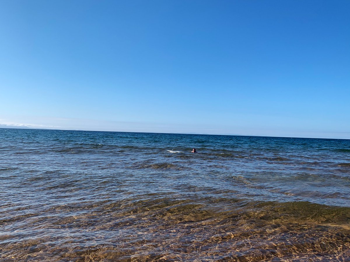 Chillangs's tweet photo. Chunky Dunking at #RedPointBeach #Cold π π³ π https://t.co/V5CH22xLXz
