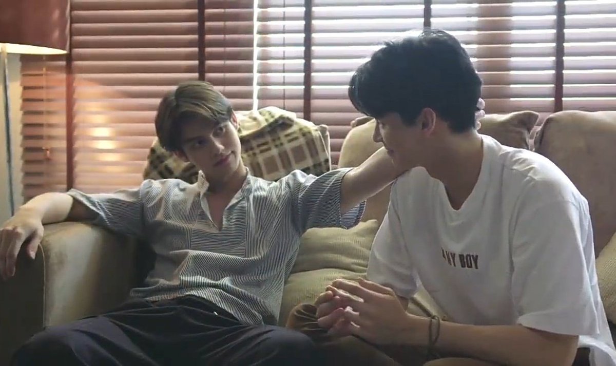 Fny_space's tweet photo. Hobi baru sarawat adalah....
Ngelus² rambut tine 🤣🤣

#ยังคั่นกูEP1
#ยังคั่นกู https://t.co/7BAQUtokLq
