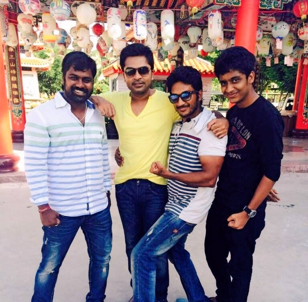 sath_srinivas's tweet photo. #5YearsOfVaalu https://t.co/Dmva2fTISm