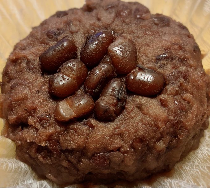 やばやば♡  こんな時間ですが&bull;&bull;&bull;  おいしすぎる♡ ２つ目♡ https://t.co/A8LJmRdppH<a href="/tag/%E4%BA%BA%E5%A6%BB"class="tags"><span>#人妻</span></a><a href="/tag/%E3%81%8A%E3%81%AF%E3%81%8E"class="tags"><span>#おはぎ</span></a><a href="/tag/%E4%B8%BB%E5%A9%A6"class="tags"><span>#主婦</span></a><a href="/tag/%E5%A4%9C%E4%B8%AD%E3%81%AE%E3%81%8A%E3%82%84%E3%81%A4"class="tags"><span>#夜中のおやつ</span></a>