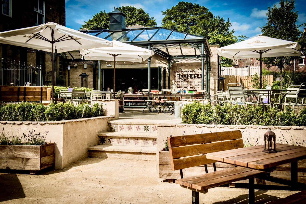 Our Salad of the Week is Chicory, Pear, Rocket and Walnut with shaved Manchego, dressed with aged balsamic and sherry vinegars. Enjoy it on the terrace if the sun comes out again!

laferiarestaurants.co.uk