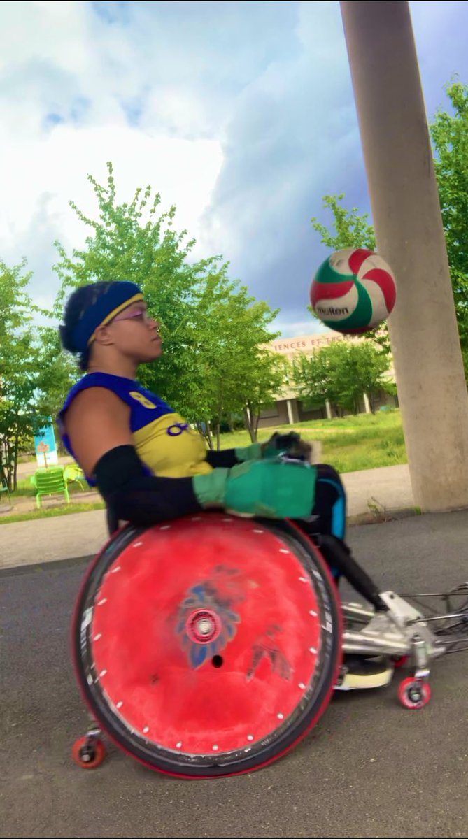 OraneBrouillet's tweet photo. Travail de la #technique individuelle : attraper le ballon pendant l’effort. #handisport #iwrf #murderball #AsmOmnisports https://t.co/IVCfrUoM1f