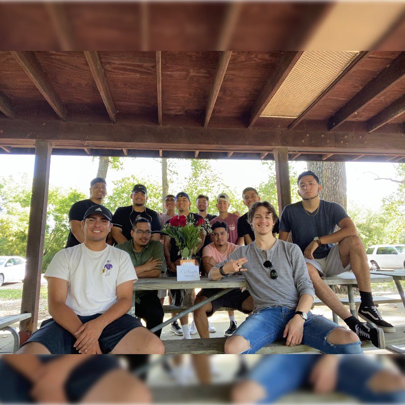 KSUKnights's tweet image. S/O 🗣 @WashburnGammas for the lovely chapter warming gift! The roses &amp;amp; card was a perfect start to our retreat weekend! This is true #GreekUnity 🤞 Yall up next #ChapterStatus 💜🎉