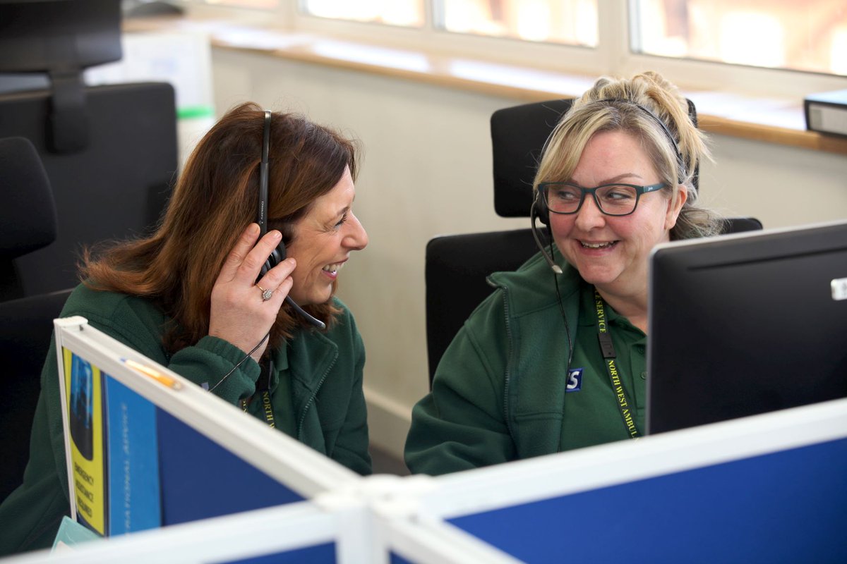 📣 Calling nurses and paramedics looking for a new challenge. 

We have openings available at our NHS 111 contact centres in Bolton and Liverpool for senior clinical advisors. 

Learn more and apply today. 👇

nwas.nhs.uk/careers/vacanc… 

Closing - 26 August