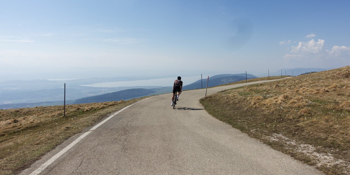 ruedibeck's tweet photo. check out https://t.co/1LGbLvnDMI or https://t.co/eVhnxn2oGt for more!
#cyclingmyway #ridetogrow #clippedinandfree #cyclingswitzerland #swisscyclingfamily #chasseral #myswitzerland #iloveswitzerland https://t.co/UfYwyj0jdm