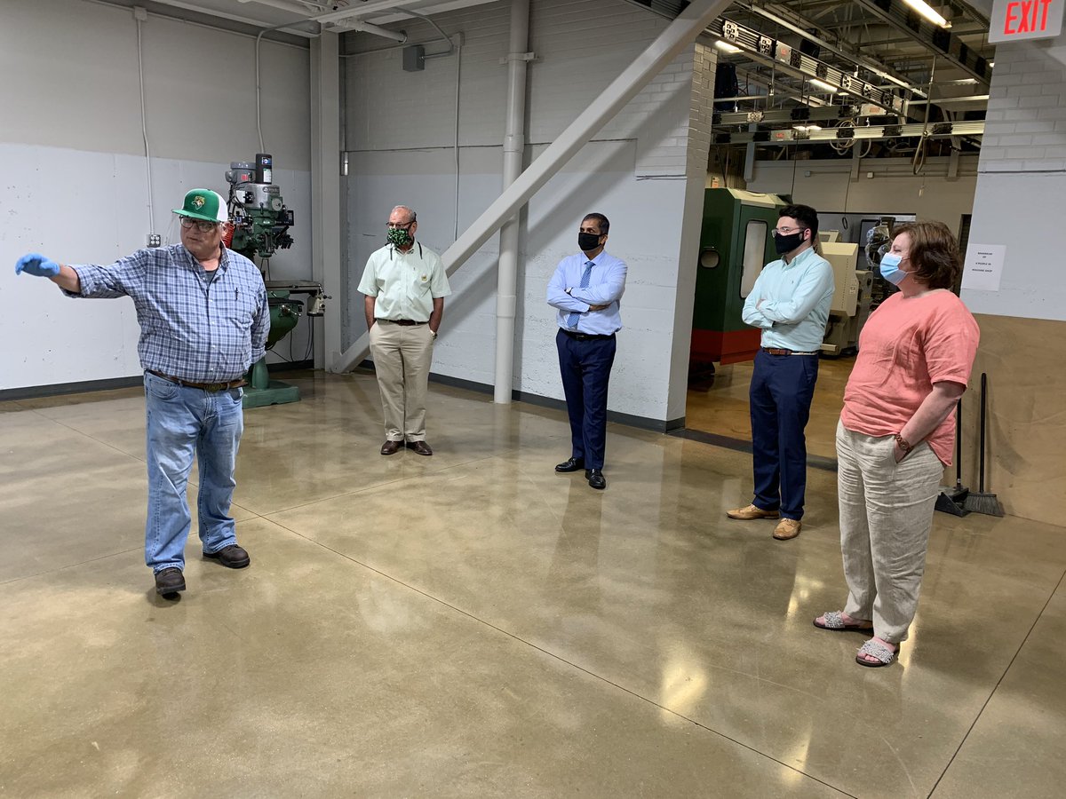MissouriSandT's tweet image. We enjoyed hosting the newest members of our 
@umsystem Board of Curators on Thursday! Curators Robin Wenneker and Greg Hoberock, along with incoming student rep Remington Williams, toured our Kummer Student Design center and other campus buildings. #minersdigdeeper