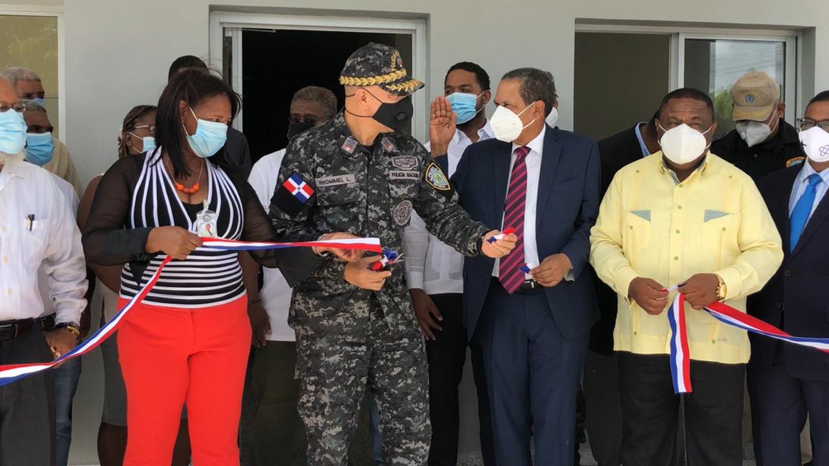 #LaRomana Policía Nacional deja inaugurado moderno destacamento en el sector Villa San Carlos. <a href="/LopRomer/">Romer Lopez</a>
<a href="/PoliciaRD/">Policía Nacional República Dominicana</a> <a href="/elnuevodiariord/">El Nuevo Diario</a>
<a href="/PeriodicoHoy/">Periódico Hoy</a> <a href="/ElNacionalRD/">El Nacional</a>
<a href="/ElDia_RD/">ElDia_RD</a> <a href="/DiarioLibre/">Diario Libre</a>

👇instagram.com/p/CD4Io8XDH-4/…