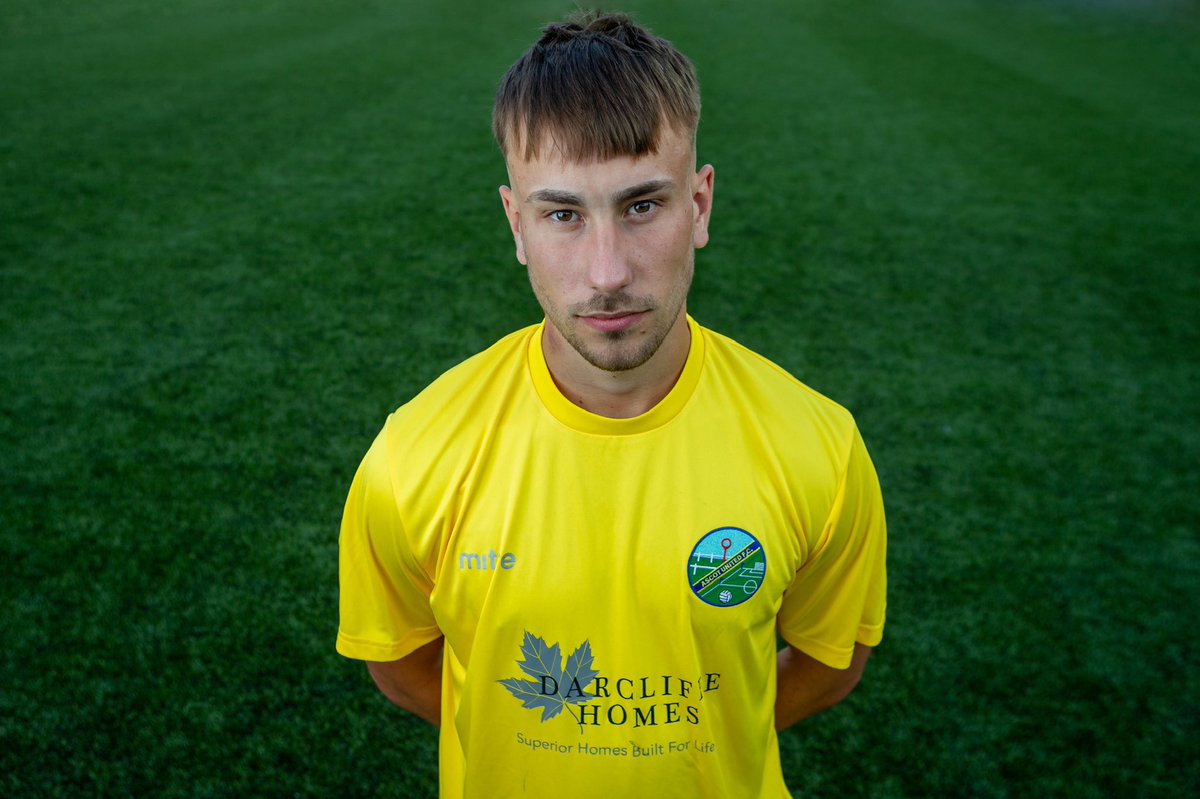 AscotUnitedFC's tweet photo. 📝 #WelcomeBackHarry
We are delighted to see our supporters player of the season and 22 goal man @laflinharry has re-signed for the new season!
🔢 85 appearances
⚽️ 35 goals
If you would like to sponsor Harry, please contact neil.richards@ascotunited.net
#WeAreAscot 💛💙 https://t.co/6Nf1jnRQhQ