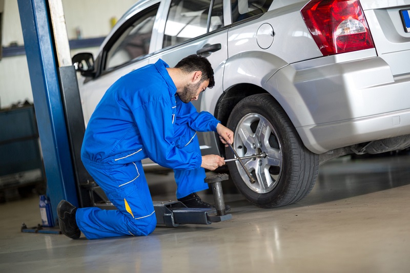 CodyFosterMotor's tweet photo. With our Tire &amp; Wheel Protection, you can rest easy knowing that your vehicle’s tires and wheels are protected from covered road hazards. Get a quote here: https://t.co/fkKwtqUk9y #codyFosterMotors #Tires #ElDorado https://t.co/mP9vnBtDBv
