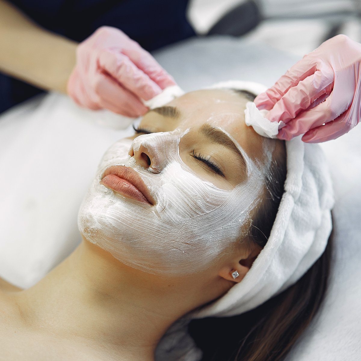 Coronavirus update from Nelly - Following the Government's announcement yesterday, we are now able to offer all treatments at the salon from tomorrow, Sat 15th August. 

These include Waxing, Tinting, Electrolysis, Make-up, Facials, Extensions and more - mailchi.mp/68dfeb33b028/c…