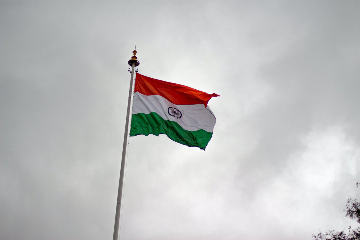 ModifiedAayush's tweet photo. I pledge to fight for you and defend you with every single drop of blood in my veins and every breathe of air I take.

My motherland, my pride, my Bharat 🇮🇳

#IndependenceDayIndia https://t.co/ubVsOL7DQN