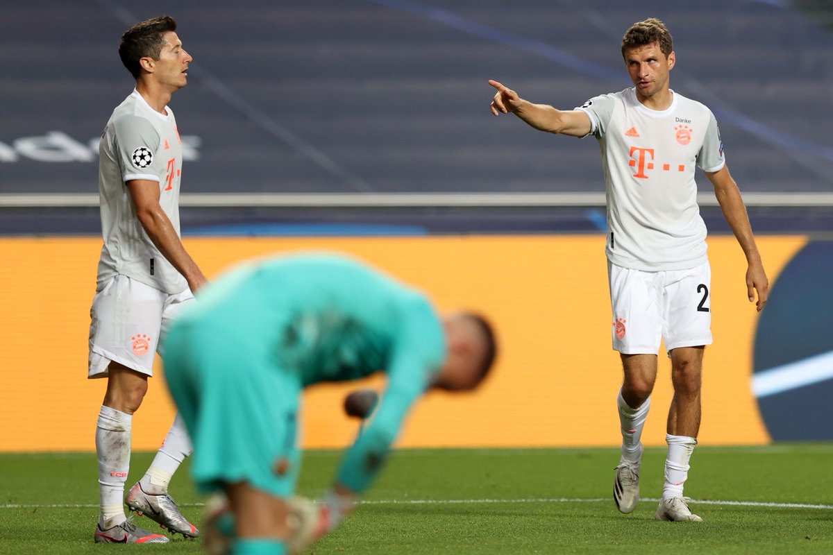 BleacherReport's tweet photo. Bayern scored all 5 goals of the first half 🙃 https://t.co/sxQeQhc0g5