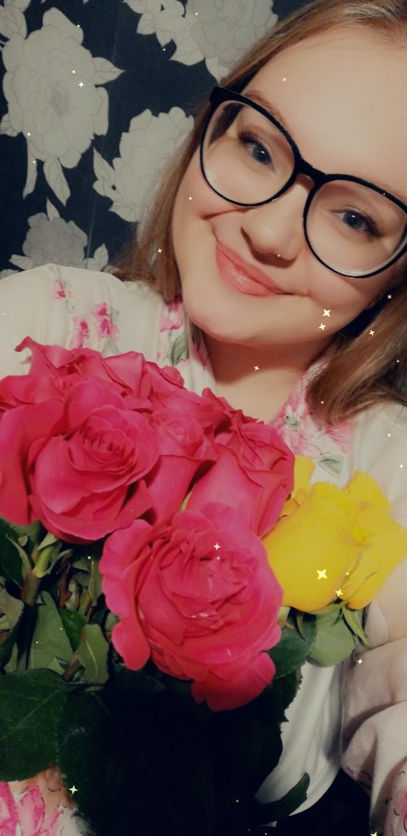 Leera_Kim's tweet photo. Всем привет🥰
Наверное вы забыли о моем существовании, но я решила вернуться 🤪🤪🤪
Я буду безумно рада снова общаться с вами😭я так скучала. 
@taket_gar @kpophousse @toontoono @_VikaMin_ @Amor_Non_Fit @angelova_twt @ https://t.co/rZqo6b5nUf