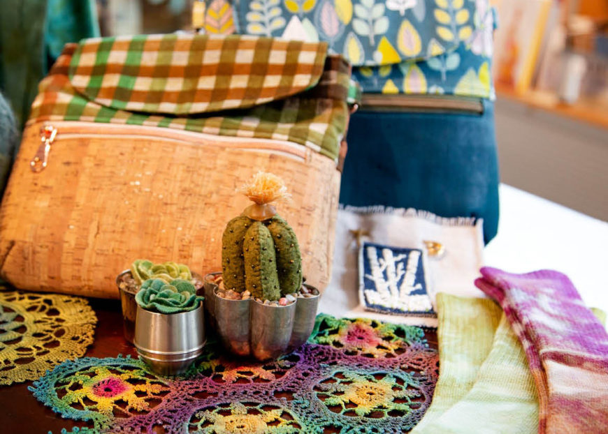 mnartists's tweet image. Holiday Gallery Shop 2020 – BIPOC New Artist Call for Entry from the Textile Center
Deadline: Sep 11
mnartists.org/content/holida…