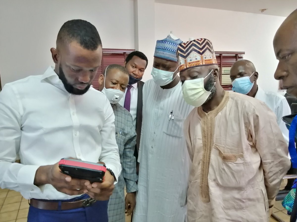AbujaFhis's tweet image. Digitizing #FHIS
Director FHIS @Drmohadanfulani flanked by Deputy Director Health Finance, HHSS Salihu Mohammed watch keenly as a staff @epayplusng demonstrate #smarthealthcaresystem