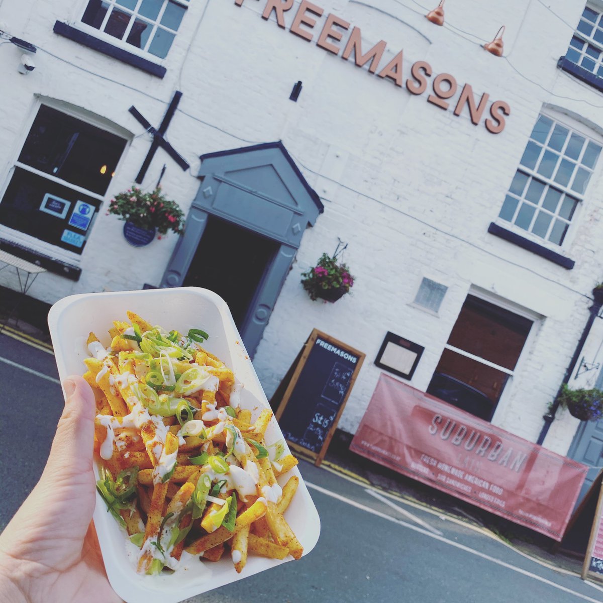 Oh hey #knutsford town 👋🏻 fancy a fresh homemade double patty #burger and #cajunfries?! Head on down to the #freemasons and get your dinner sorted for you! #suburbaneats #streetfood #caterer #weddingcatering #corporatecatering #americanstreetfood #foodie #foodiemcr #burger