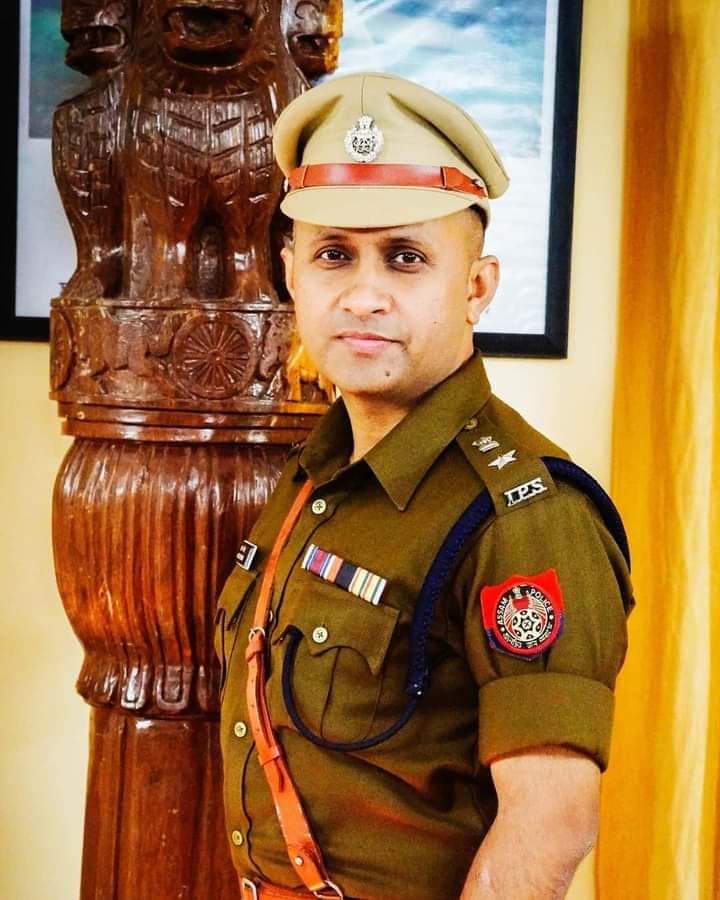 Dhubri_Police's tweet photo. All members of @Dhubri_Police proudly Congratulate Shri Anand Mishra, IPS, SP, Dhubri for being awarded with the 𝗖𝗵𝗶𝗲𝗳 𝗠𝗶𝗻𝗶𝘀𝘁𝗲𝗿'𝘀 𝗠𝗲𝗱𝗮𝗹 𝗳𝗼𝗿 𝗢𝘂𝘁𝘀𝘁𝗮𝗻𝗱𝗶𝗻𝗴 𝗦𝗲𝗿𝘃𝗶𝗰𝗲 - 2020. 
#CommittedToExcellence 
@anandmishraips https://t.co/6887r0AxkP
