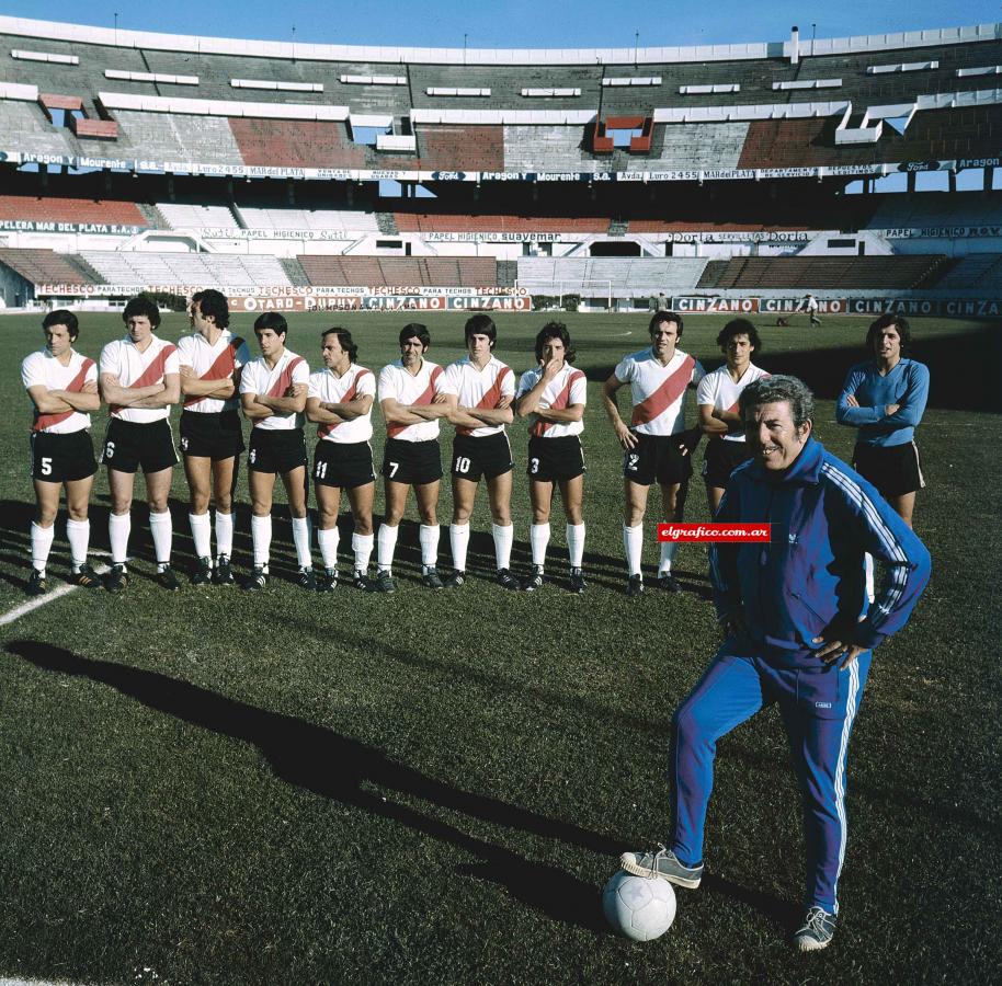 diegoborinsky's tweet image. "Si agarro River es para ser campeón", le dijo Angel Labruna a El Gráfico en enero de 1975. Y cumplió el 14/8, para cortar los 18 años sin títulos. Les recomiendo este link de El Gráfico, con 2 ediciones completas del campeón, para ver página por página elgrafico.com.ar/articulo/1098/…