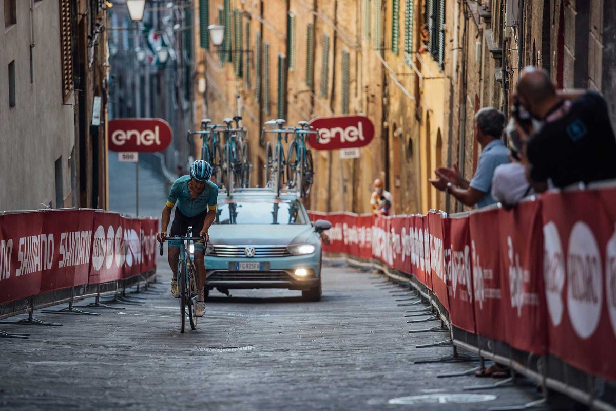 Take a look back with <a href="/GiordanaCycling/">Giordana Cycling</a>  at the sweltering restart to the season at Strade Bianche. pelotonmagazine.com/peloton-x/pelo…

#giordanacycling