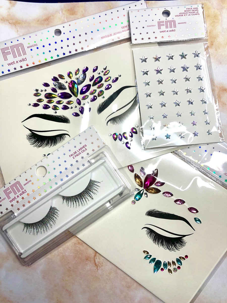swatchmelilmami's tweet photo. Fantasy Makers Friday!💎Yes, ya girl is already working on Halloween looks!👻Had to grab these sparklies @wetnwildbeauty when I saw them on sale!🤩Who makes your fav cruelty free face accessories? #makeup #makeupenthusiast #makeuptalk #cheapmakeup #discoverunder1k https://t.co/wBrS8LFnBW