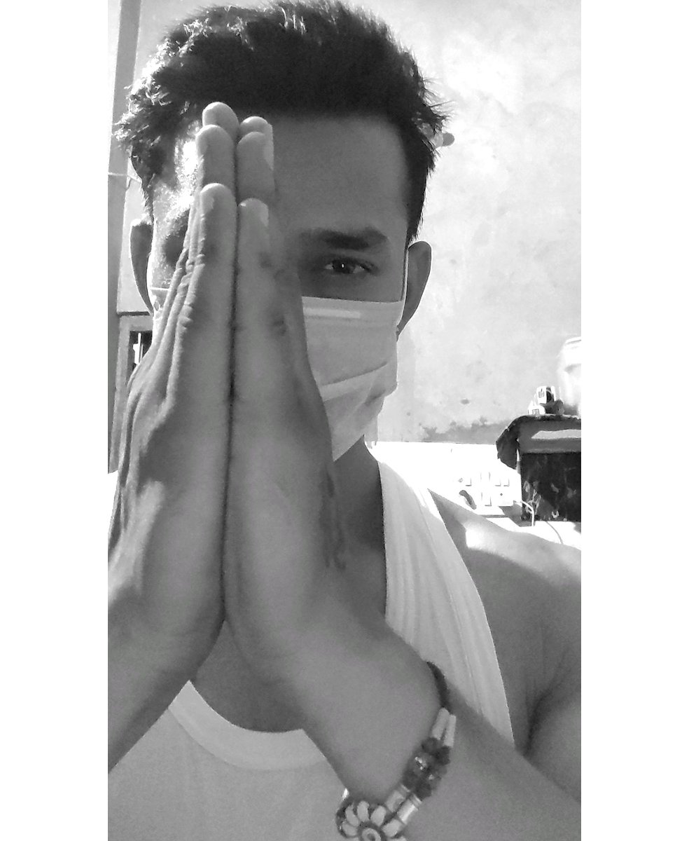vickynicmathur's tweet photo. Post a pic of yours with folded hands and join
the campaign #Global Prayers4SSR at 10 am(IST) on 15th
August. Let's Pray together for truth to shine forth and for God
to guide us. #justiceforSushanthSinghRajput #Warriors4SSR
#CBIForSSR #GodlsWithUs https://t.co/1Gu4vqIFct