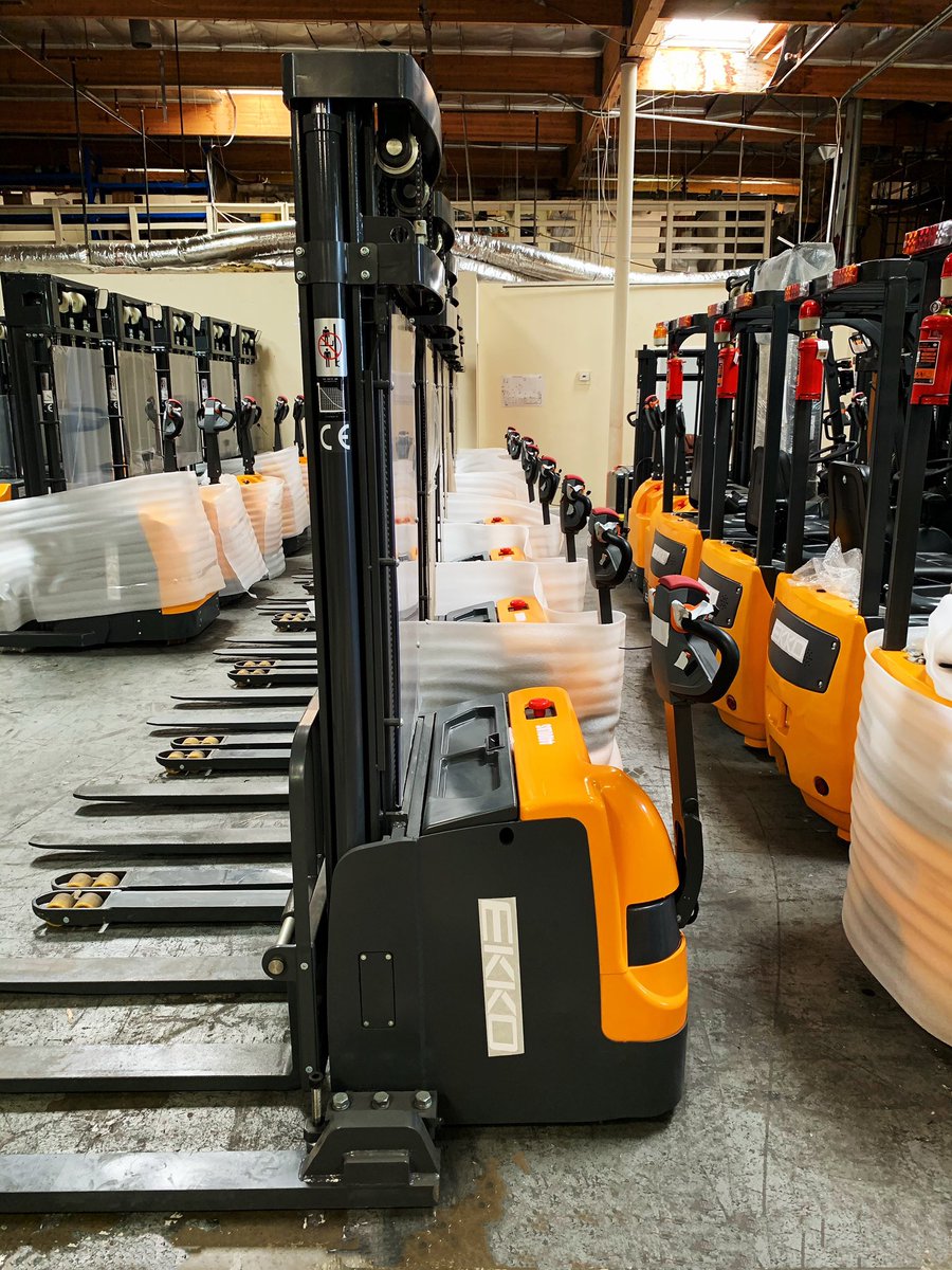Harriso19517932's tweet photo. IN-STOCK!!! EKKO EK15A 3Wheel electric forklift,3300 lb ๏ผ138๏ฝ177" Height, Side Shift. https://t.co/TtlXiBA4De #lifttruck #lifttrucks #reachtruck #forklifts #forklift #palletjack #ekko #powerstacker #3WheelForkliftusa https://t.co/rkSn32SMHq