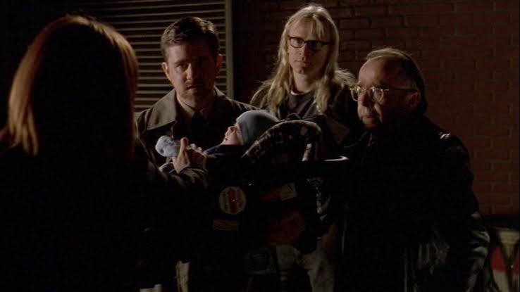 jas_kerry2's tweet photo. X Files: Scully is asked to identify some rubbings but won’t tell her why. Worried, Scully gives William to the Lone Gunmen to look after... #xfiles #provanance #scully #doggett #lonegunmen @Box_Box_Box_Now https://t.co/iSvLhJNo8U