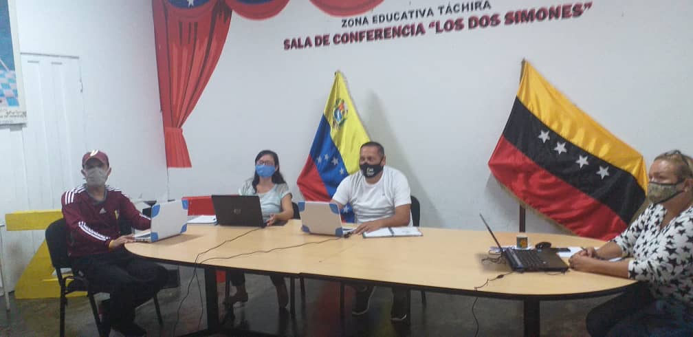 SEETachira's tweet photo. Desde la @divceup junto con @charlychaves participamos en Video Conferencia con todos los enlaces a fin de orientar desarrollo de #CadaFamiliaUnaEscuelaEnVacacionesTachira 
@JorgePerezVZLA
@psuvaristobulo
@ZonaEducTachira
@MPPEDUCACION
@EHer1983
@edward_arellano
@SPETachira https://t.co/TOypdAiPgG