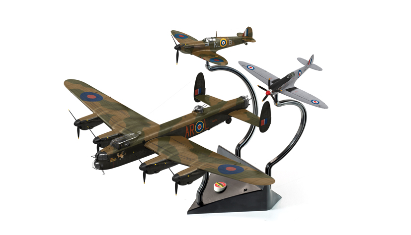Airfix's tweet photo. The latest Workbench talks about the forthcoming release of our latest BBMF Gift Set. Perfectly timed for the 80th Anniversary and also those early Christmas present thoughts! #memorialflight #battleofbritain #bbmf #bombercommand #fightercommand #A50182 #airfix #airfixmodels https://t.co/gjogtxfYnY