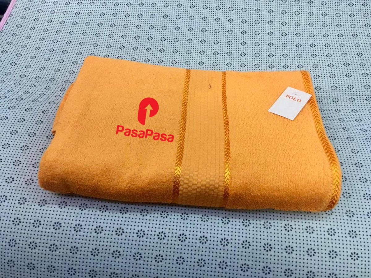 EmojiNationKE's tweet photo. white towels aren't susceptible to fading, you can bleach them as needed to remove stains and maintain that crisp white color. Call 0727042454
#IStandWithNjeriThorne Jayden Ciku Muiruri #MutahiSweepsKemsa Eldoret #SuperGloriousVigil #danieladongo #MichukiParkRestoration Gor Mahia https://t.co/0PeInrFDxY