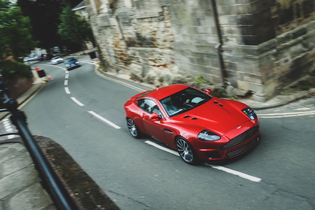 Driving into the weekend and turning heads  ⁣

#weekend #driving #warwick #RReforged #RUniverse #CALLUM #Vanquish25 #GT #Vanquish #AstonMartin #AstonMartinVanquish #v12 #craftsmanship #design