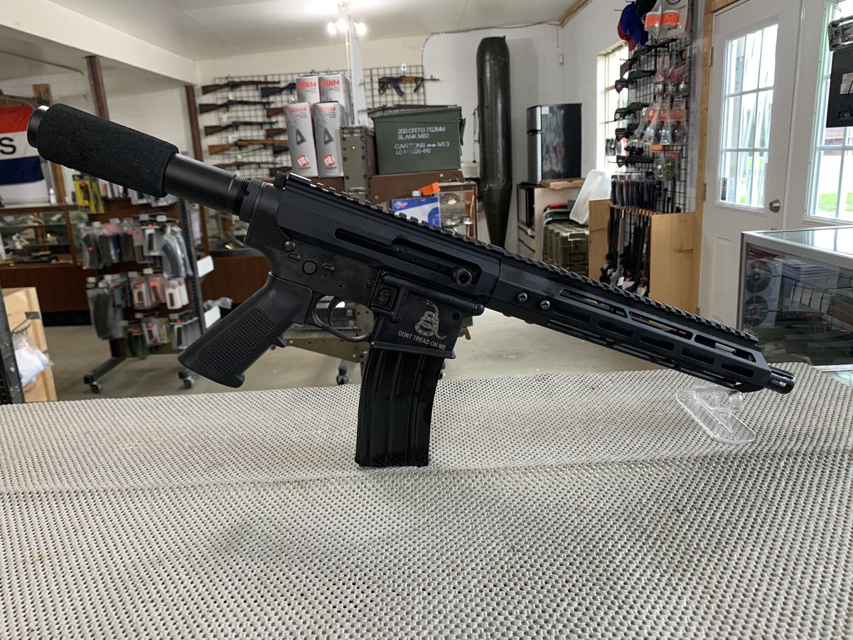 AmmoGear's tweet image. Don’t Tread on Me AR Pistols in stock!
434-709-4501 #arpistol #556or223 #standardcapacity #screwNortham #pistol #ar15 #gunsofinstagram #gunsgearandammo @gunsgearandammo gunsgearandammo.com