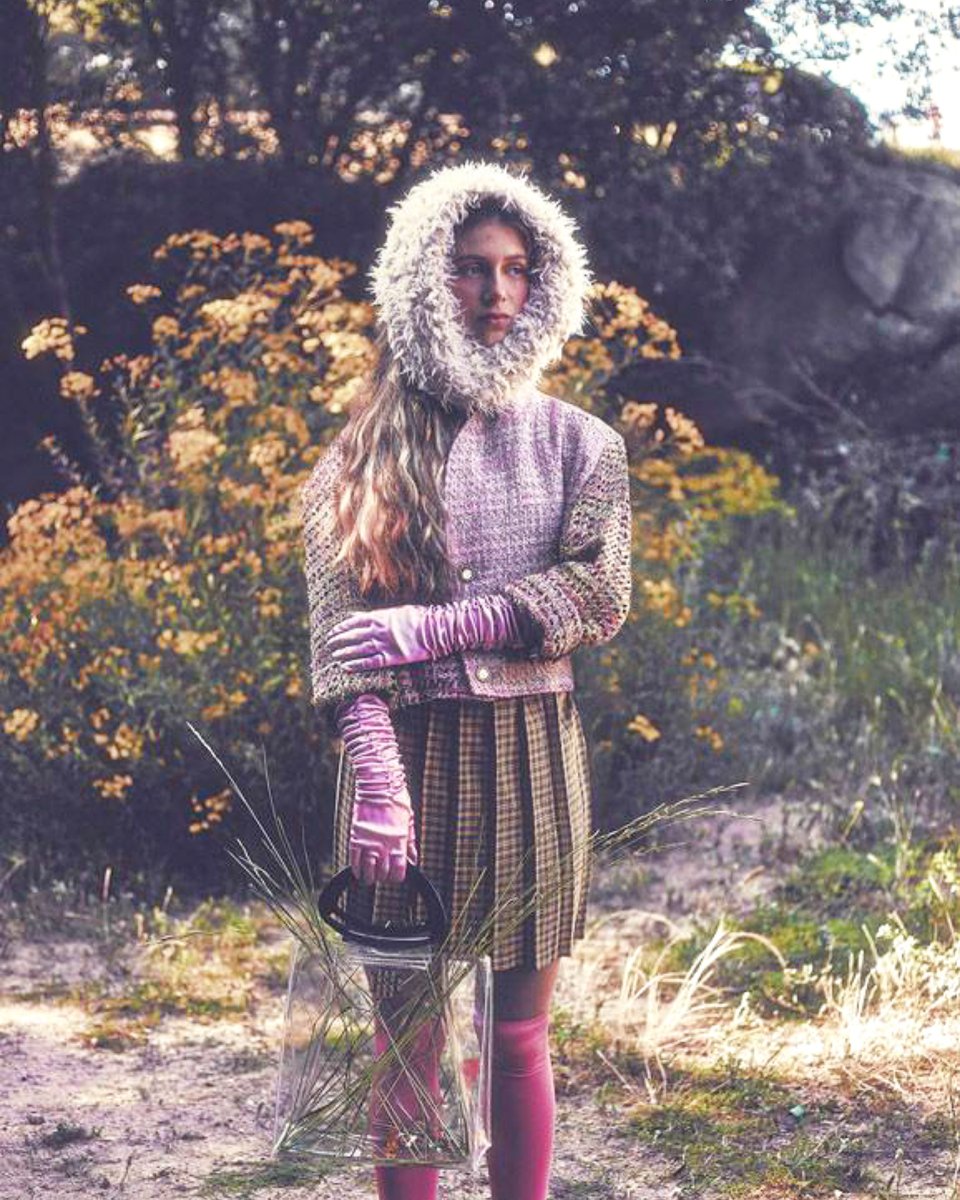 📸 Sesión de fotos publicada en la revista <a href="/kluidmagazine/">KLUID Magazine</a> de alumnos de Artidi del curso Posgrado Estilismo en revistas y Dirección de Arte
Art stylist <a href="/claudiarroca/">claudiaroca97</a> @claudiarocawork
Photo @andreasadurphoto
Mua @judipujol
Model @claudiajarabogu