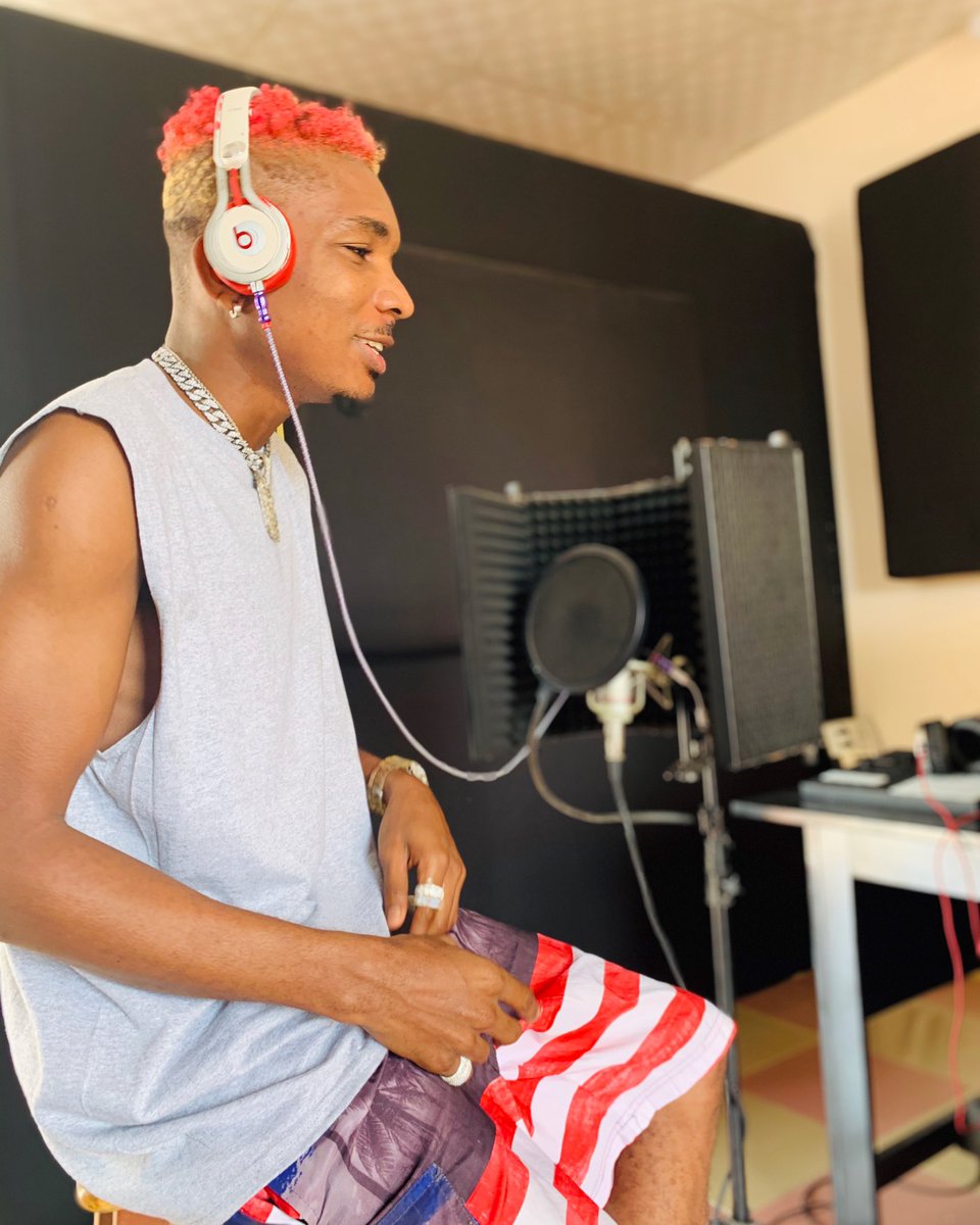 Cheezy_Officiel's tweet photo. Tremblez de joie... Je vais vraiment tapper fort dans quelques Jours vous n'allez même pas croire.Mes soldats, attachez bien vos ceintures car...
Ce qui arrive 👉🌍
#OseiDaProducer #NetteRoyale #TeamCheezy https://t.co/HVEphLvQHZ